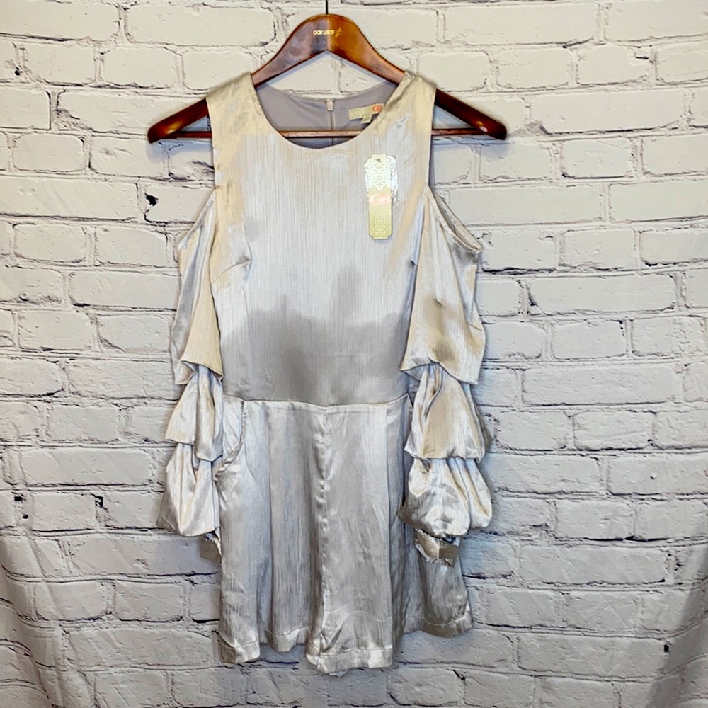 Gianni Bini Silver Cold Shoulder Short Romper Size XS Brand New W/Tags